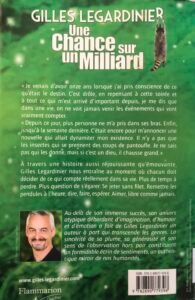 Quatrième de Couverture de Une chance sur un milliard de Gilles Legardinier : un raton laveur sur une branche sur un fond vert brillant.