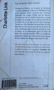 Quatrième de Couverture de La maison des soeurs par Charlotte Link, avec les pages d'un manuscrit en fond
